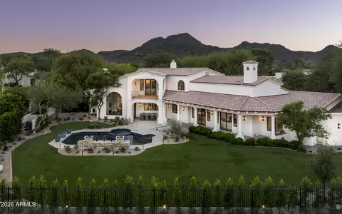 8560 N Canta Bello Dr, Paradise Valley, AZ 85253