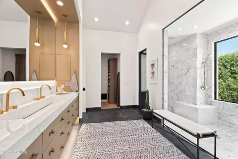 Bath - 5715 E Monterosa St, Phoenix, AZ 85018 photo 2 of 4