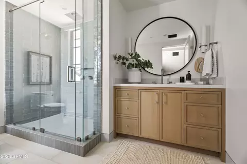 Bath - 5715 E Monterosa St, Phoenix, AZ 85018 photo 4 of 4