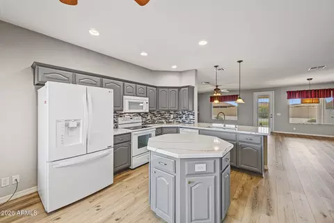 Kitchen - 11439 E Nell Ave, Mesa, AZ 85209 photo 1 of 3