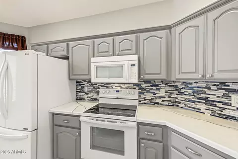 Kitchen - 11439 E Nell Ave, Mesa, AZ 85209 photo 3 of 3