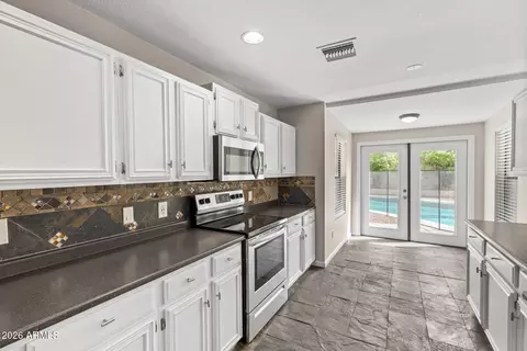 Kitchen - 307 S Ocean Dr, Gilbert, AZ 85233 photo 3 of 7