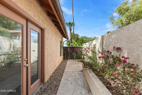 Exterior - 307 S Ocean Dr, Gilbert, AZ 85233 photo 6 of 12