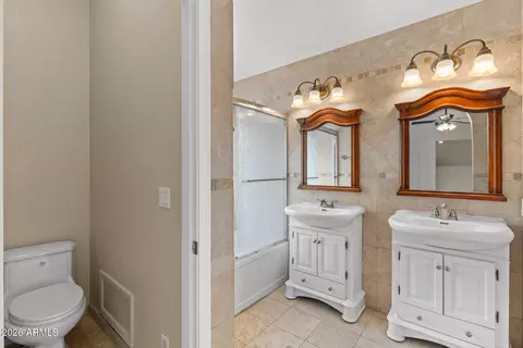 Bath - 307 S Ocean Dr, Gilbert, AZ 85233 photo 3 of 6
