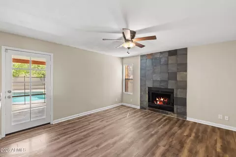 Living - 307 S Ocean Dr, Gilbert, AZ 85233 photo 2 of 10