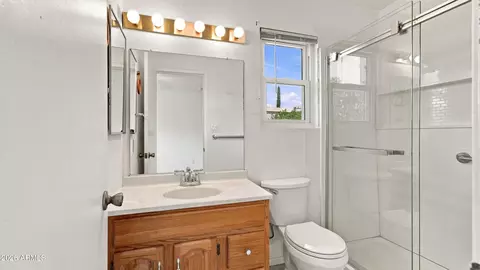 Bath - 5518 E Hereford Rd, Hereford, AZ 85615 photo 1 of 2