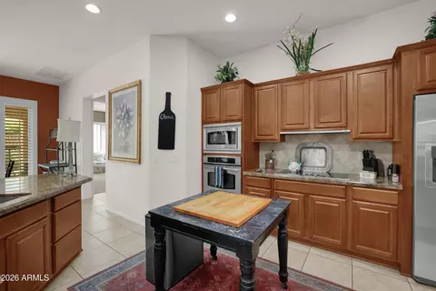 Kitchen - 4755 E Rakestraw Ln, Gilbert, AZ 85298 photo 4 of 5