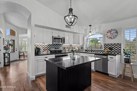 Kitchen - 4602 E Swilling Rd, Phoenix, AZ 85050 photo 1 of 5