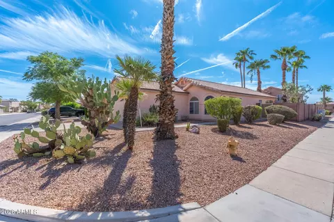 Exterior - 4315 E Glenhaven Dr, Phoenix, AZ 85048 photo 3 of 8