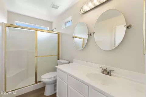 Bath - 4315 E Glenhaven Dr, Phoenix, AZ 85048 photo 1 of 2