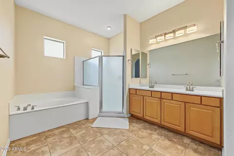 Bath - 965 E Benrich Dr, Gilbert, AZ 85295 photo 2 of 9