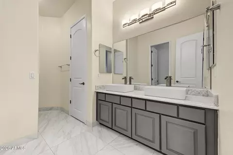 Bath - 965 E Benrich Dr, Gilbert, AZ 85295 photo 7 of 9