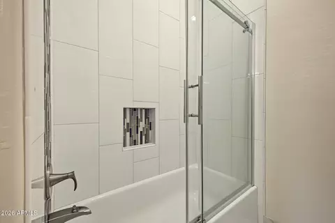 Bath - 965 E Benrich Dr, Gilbert, AZ 85295 photo 6 of 9