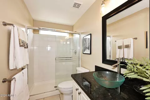 Bath - 2811 E Brookwood Ct, Phoenix, AZ 85048 photo 1 of 5