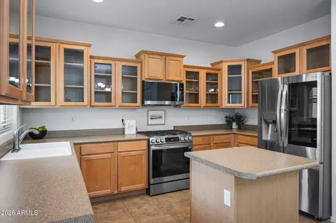 Kitchen - 2903 S Nielson St, Gilbert, AZ 85295 photo 2 of 3