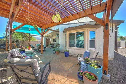 Exterior - 2530 W Carson Rd, Phoenix, AZ 85041 photo 4 of 8