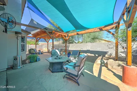 Exterior - 2530 W Carson Rd, Phoenix, AZ 85041 photo 2 of 8