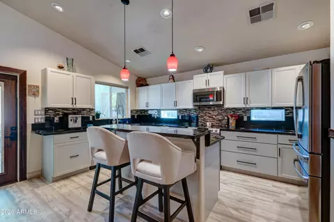 Kitchen - 2530 W Carson Rd, Phoenix, AZ 85041 photo 5 of 5