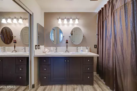 Bath - 2530 W Carson Rd, Phoenix, AZ 85041 photo 2 of 2