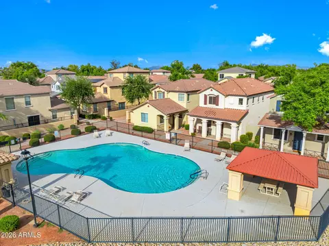 Exterior - 111 E Palomino Dr, Gilbert, AZ 85296 photo 3 of 11