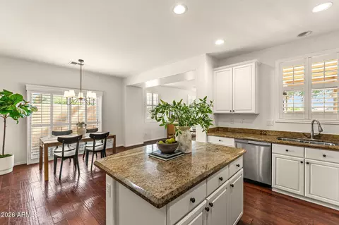 Kitchen - 111 E Palomino Dr, Gilbert, AZ 85296 photo 5 of 6