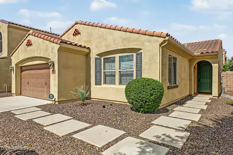 Exterior - 4410 E Campo Bello Dr, Phoenix, AZ 85032 photo 5 of 9
