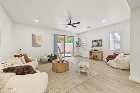 Living - 4410 E Campo Bello Dr, Phoenix, AZ 85032 photo 1 of 2