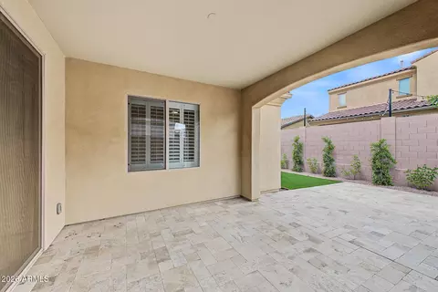 Exterior - 4410 E Campo Bello Dr, Phoenix, AZ 85032 photo 7 of 9