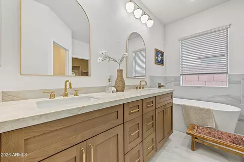 Bath - 4410 E Campo Bello Dr, Phoenix, AZ 85032 photo 1 of 3