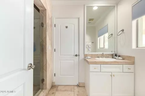 Bath - 5555 E Monterosa St, Phoenix, AZ 85018 photo 3 of 4