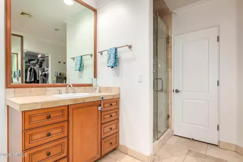 Bath - 5555 E Monterosa St, Phoenix, AZ 85018 photo 1 of 4