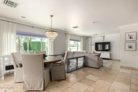 Dining - 5555 E Monterosa St, Phoenix, AZ 85018 photo 1 of 1