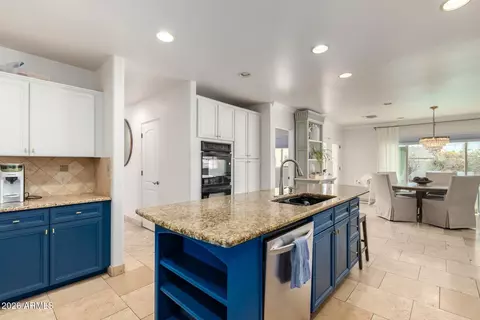 Kitchen - 5555 E Monterosa St, Phoenix, AZ 85018 photo 3 of 3