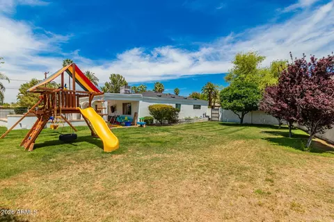 Exterior - 5555 E Monterosa St, Phoenix, AZ 85018 photo 7 of 9