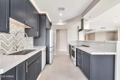 Kitchen - 1040 E Osborn Rd #404, Phoenix, AZ 85014 photo 1 of 2