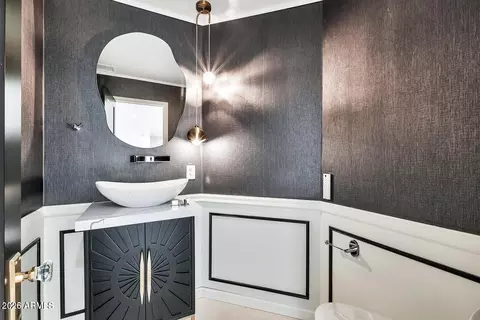 Bath - 1040 E Osborn Rd #404, Phoenix, AZ 85014 photo 3 of 3
