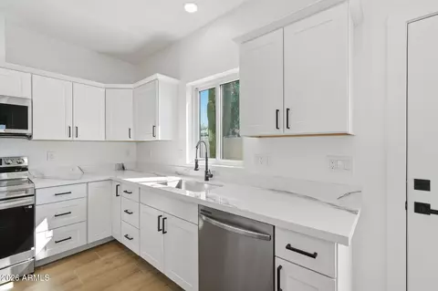 Kitchen - 1932 W Gregory St, Apache Junction, AZ 85120 photo 2 of 4