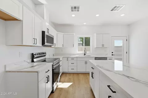 Kitchen - 1932 W Gregory St, Apache Junction, AZ 85120 photo 4 of 4