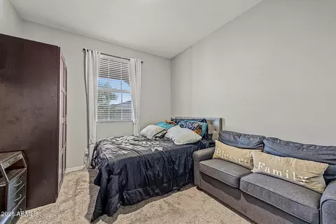 Bedroom - 2820 E Sunland Ave, Phoenix, AZ 85040 photo 5 of 12