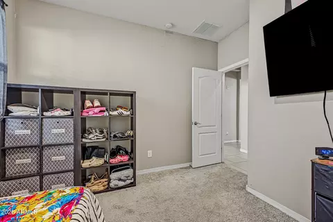 Bedroom - 2820 E Sunland Ave, Phoenix, AZ 85040 photo 10 of 12
