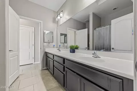 Entry Way - 2820 E Sunland Ave, Phoenix, AZ 85040 photo 1 of 1