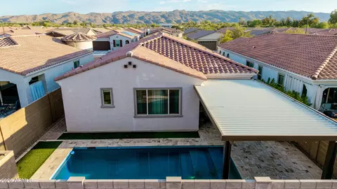 Exterior - 2820 E Sunland Ave, Phoenix, AZ 85040 photo 7 of 8