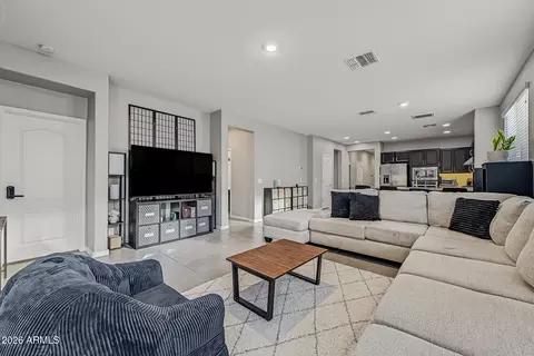 Living - 2820 E Sunland Ave, Phoenix, AZ 85040 photo 3 of 3