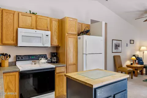 Kitchen - 1967 Tall Pine Cir, Overgaard, AZ 85933 photo 2 of 2