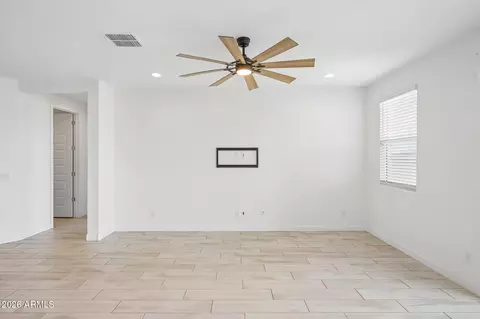 Living - 1452 W Golden Ore Pass, Apache Junction, AZ 85120 photo 3 of 7