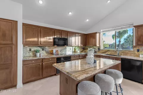 Kitchen - 9807 E Lompoc Ave, Mesa, AZ 85209 photo 5 of 5