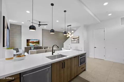 Kitchen - 377 E Windsor Ave #13, Phoenix, AZ 85004 photo 1 of 4