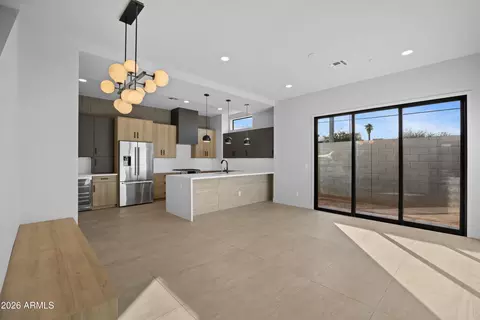 Living - 377 E Windsor Ave #13, Phoenix, AZ 85004 photo 2 of 2