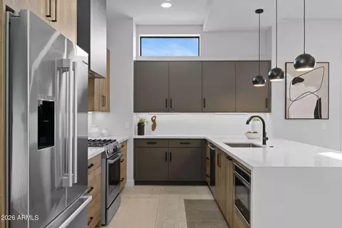 Kitchen - 377 E Windsor Ave #13, Phoenix, AZ 85004 photo 2 of 4
