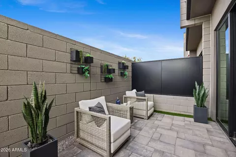 Exterior - 377 E Windsor Ave #13, Phoenix, AZ 85004 photo 3 of 7